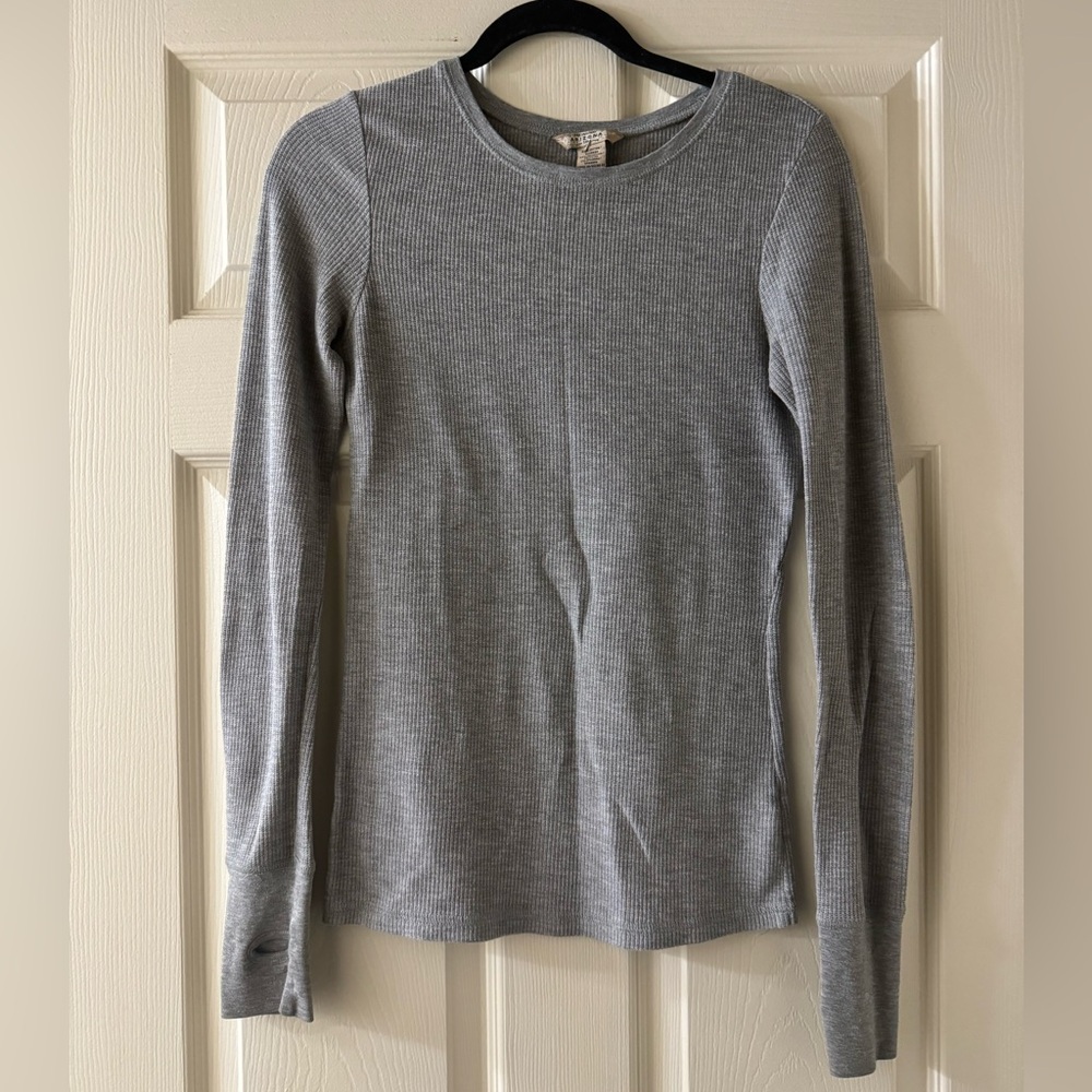 Grey long sleeve shirt